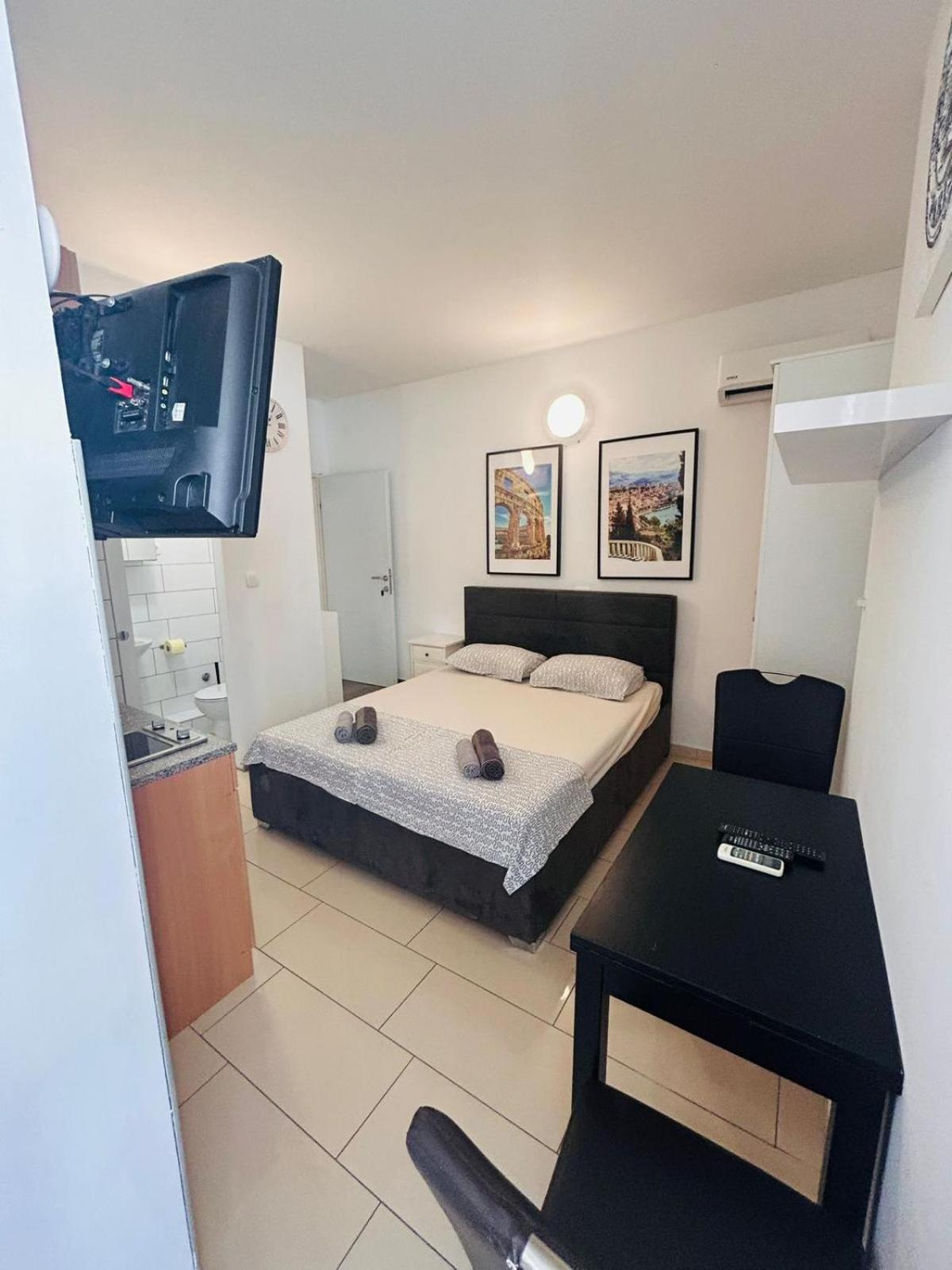 Apartment In The Center Of *